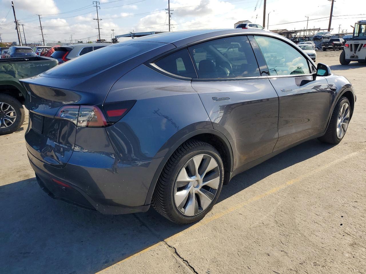 2023 Tesla Model Y - Image 3