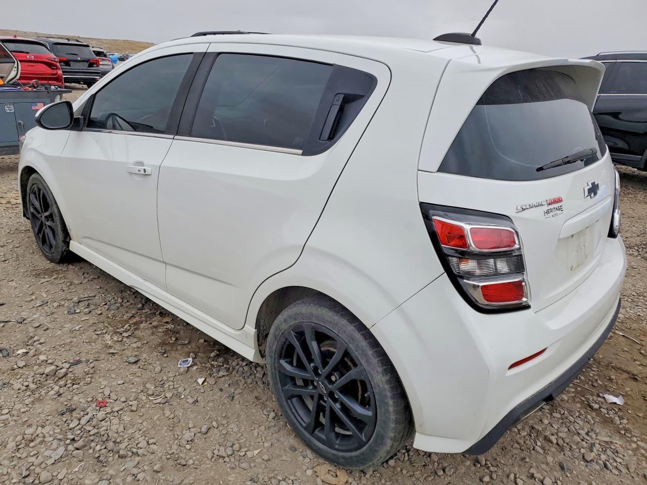 2018 Chevrolet Sonic Lt - Фото 2