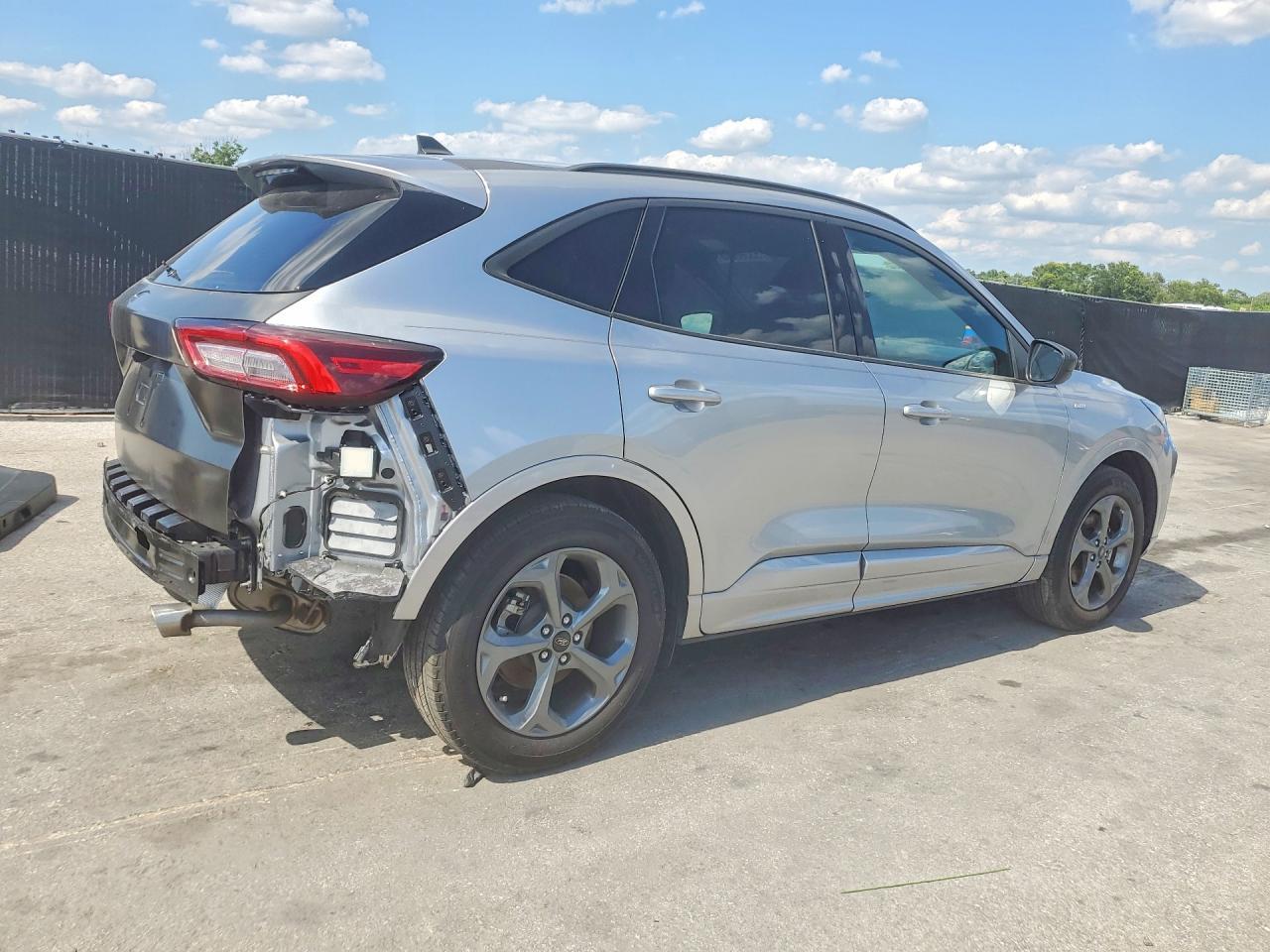 2024 Ford Escape St Line - Image 3