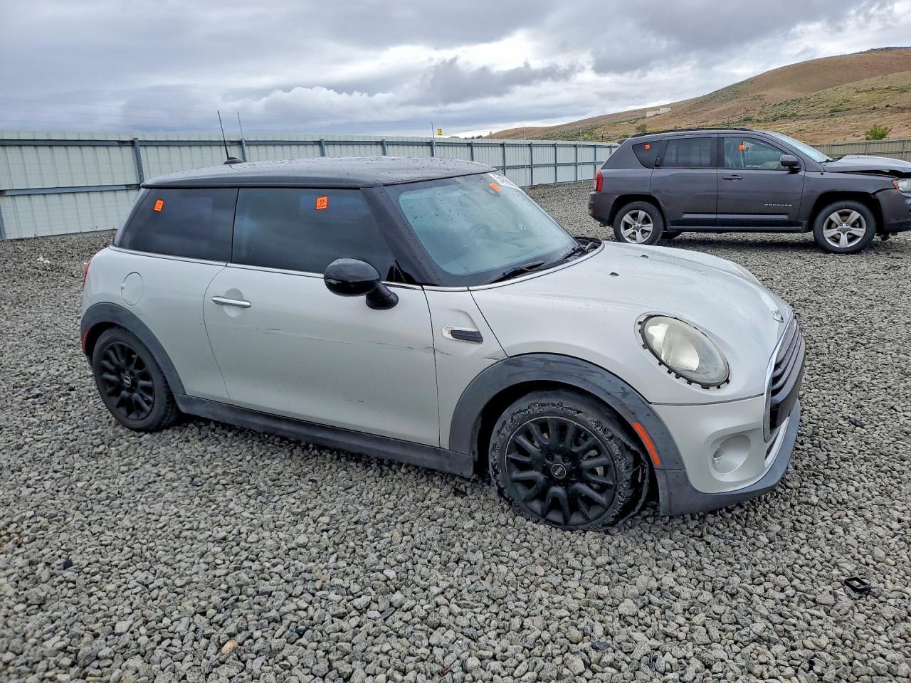2017 Mini Cooper - Image 4