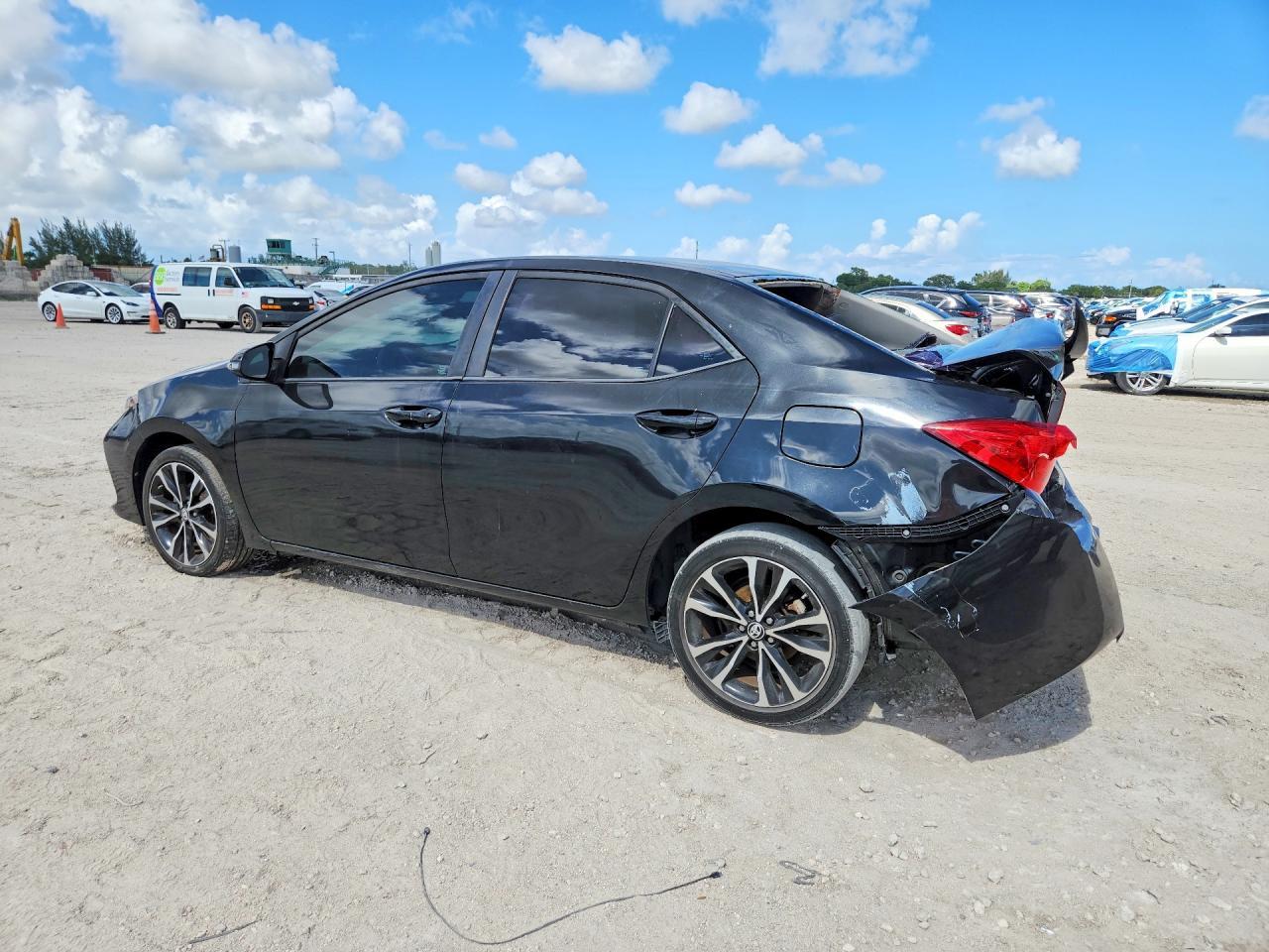 2018 Toyota Corolla Se - Image 2