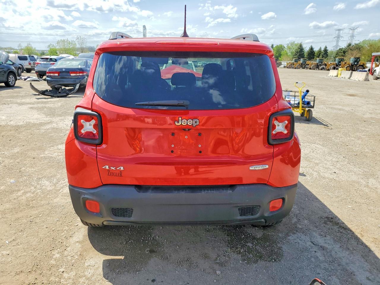 2016 Jeep Renegade Latitude - Image 6