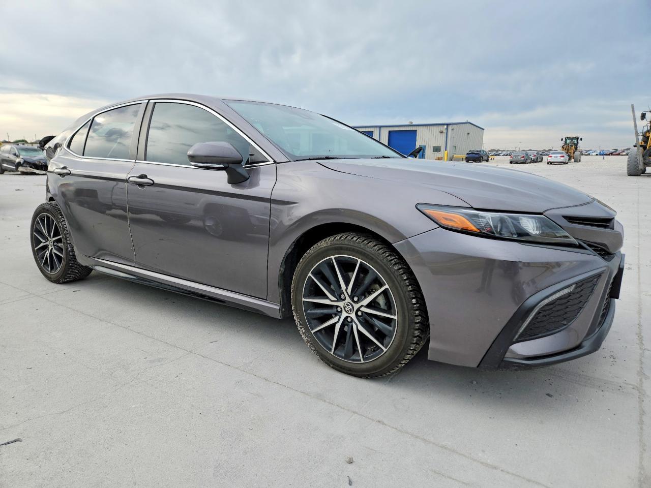 2022 Toyota Camry Se - Фото 4