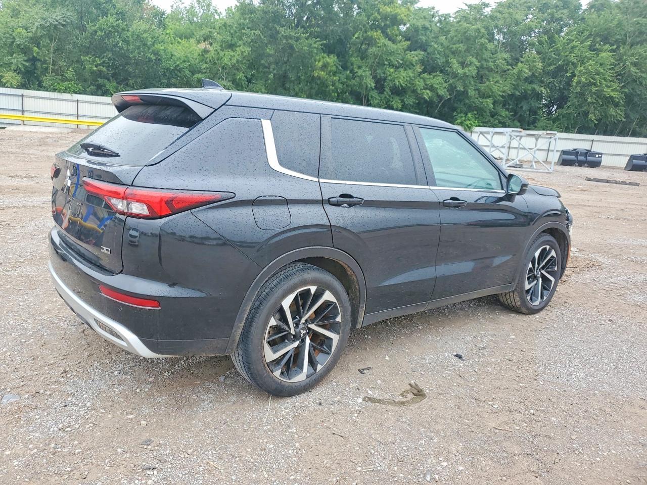 2023 Mitsubishi Outlander Se - Фото 3