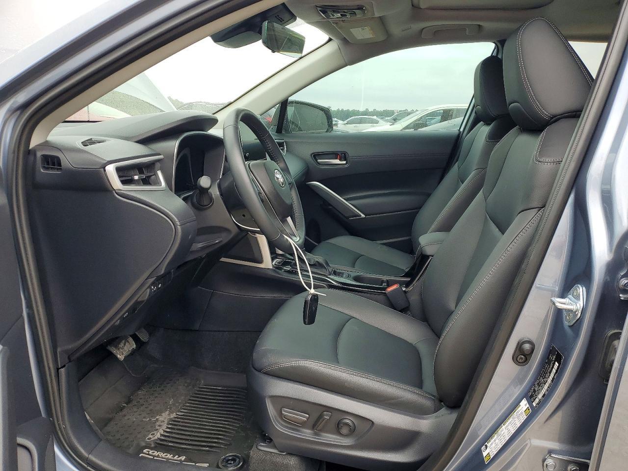 2025 Toyota Corolla Cross Xle - Фото 7