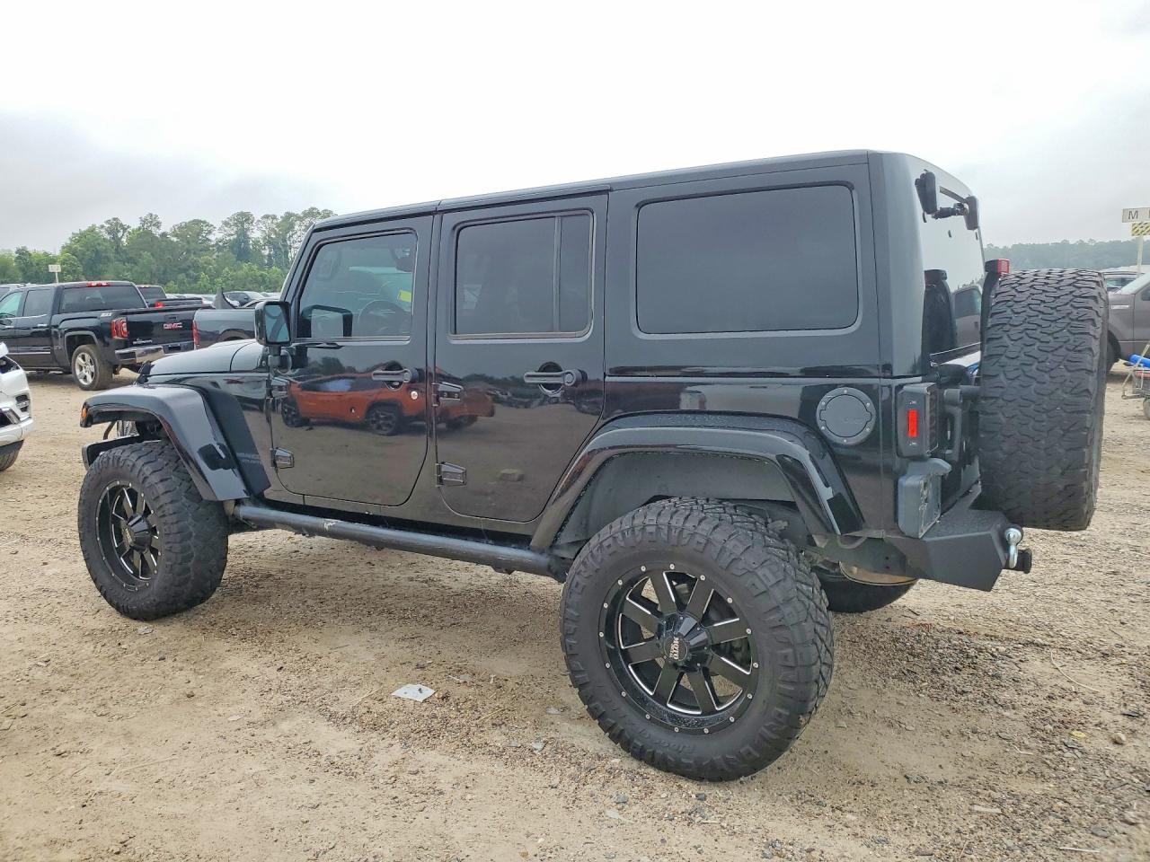2016 Jeep Wrangler Unlimited Rubicon - Image 2