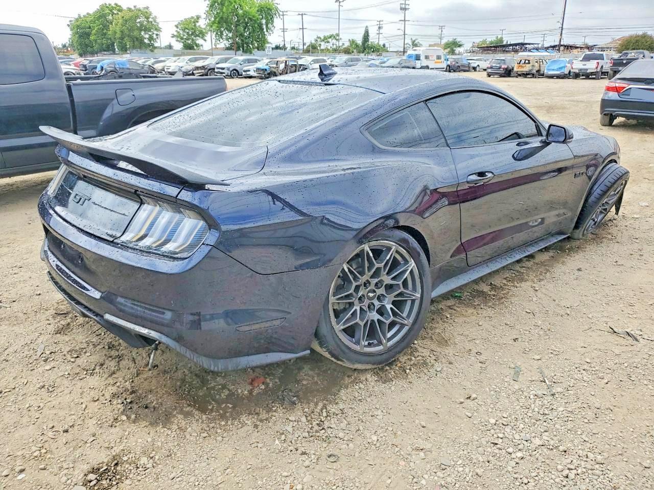 2021 Ford Mustang Gt - Фото 3