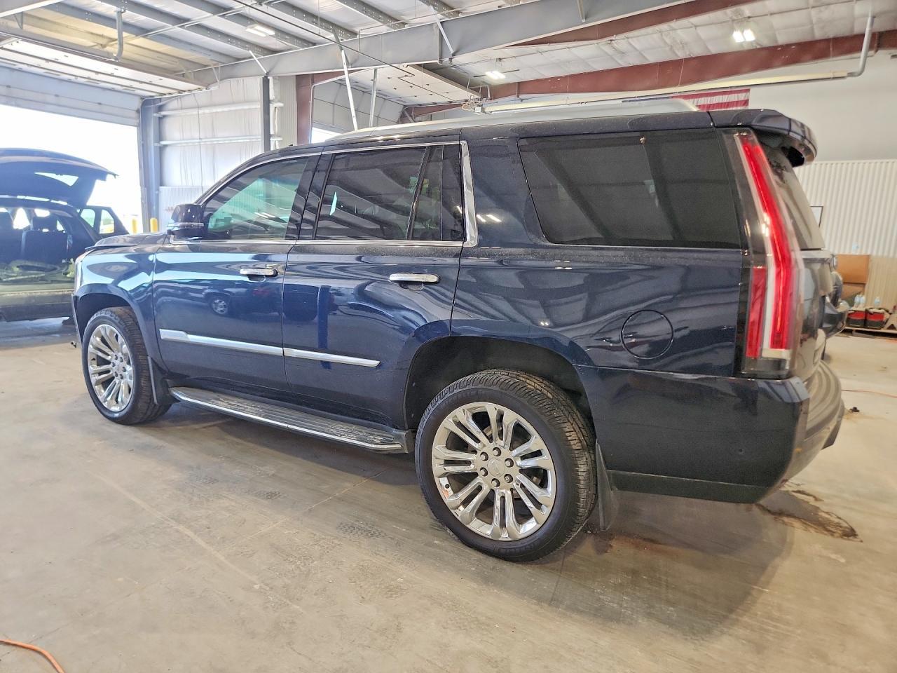 2017 Cadillac Escalade Luxury - Image 2