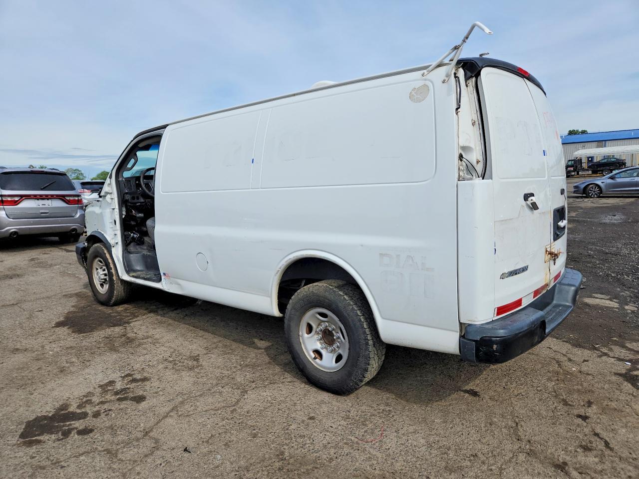 2017 Chevrolet Express 2500 Prisoner Transport Van - Фото 2