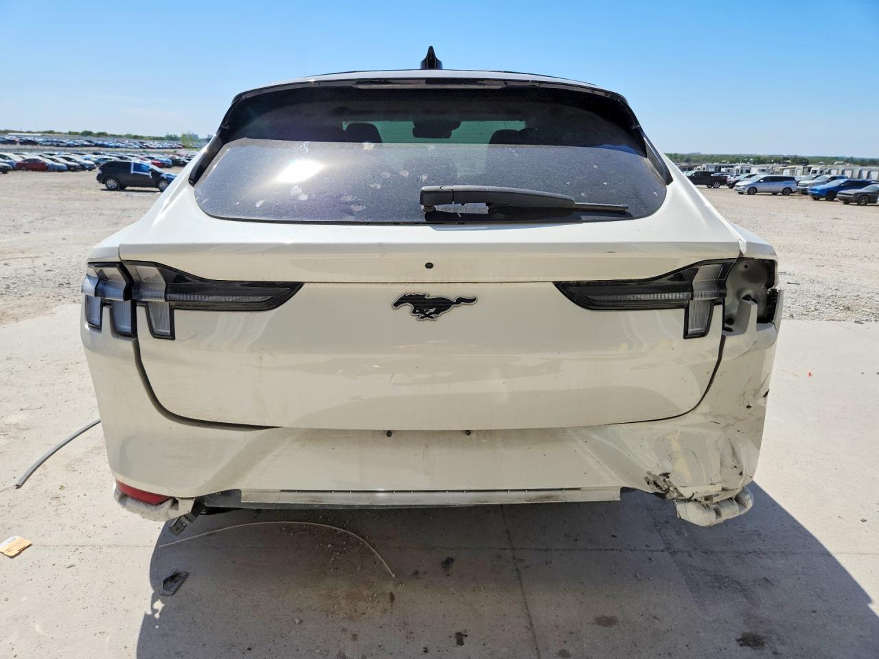 2021 Ford Mustang Mach-E Premium - Фото 6