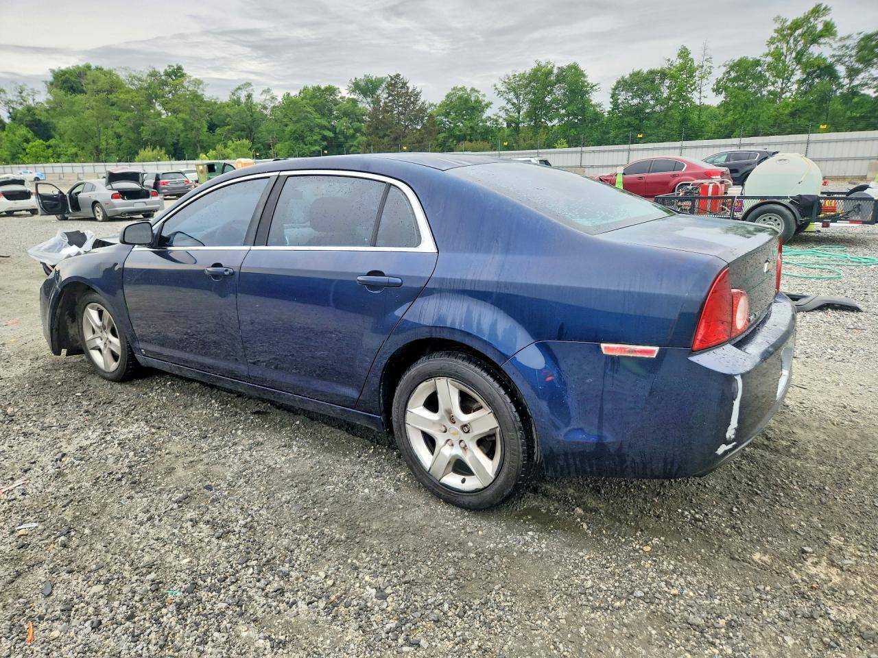 2009 Chevrolet Malibu Ls - Image 2