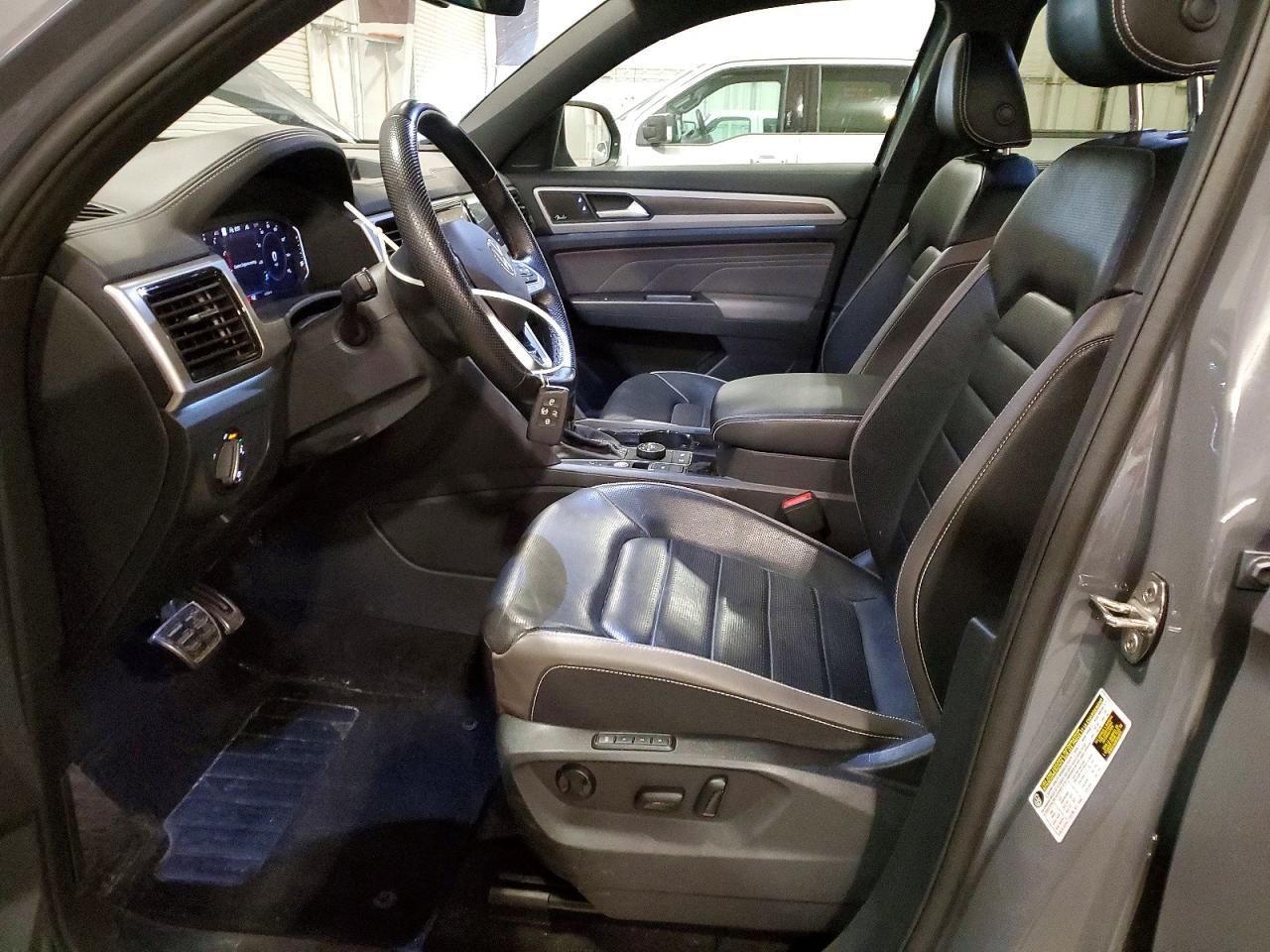 2023 Volkswagen Atlas Cross Sport Sel Premium R-Line - Image 7