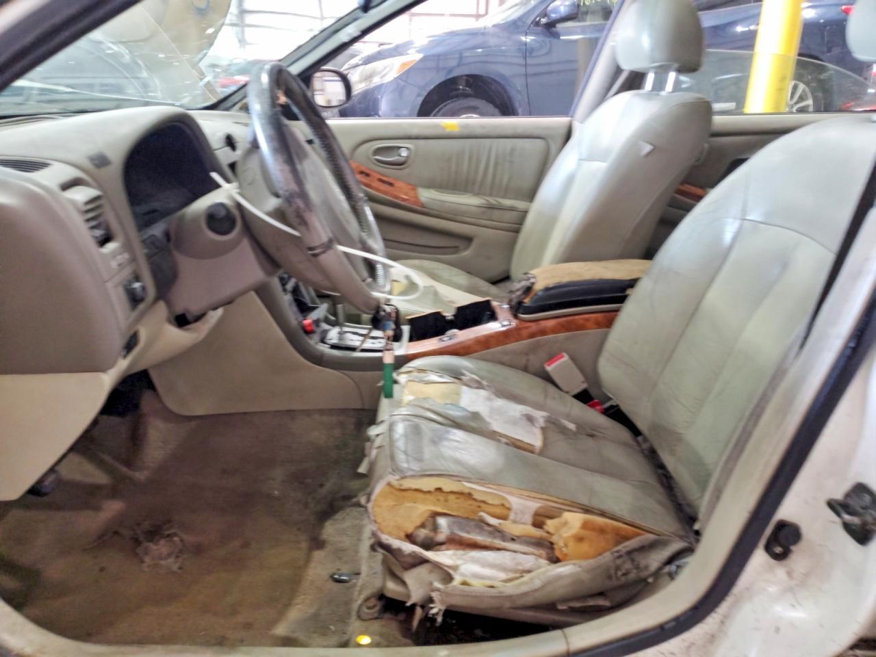 2002 Infiniti I35 Base - Image 7