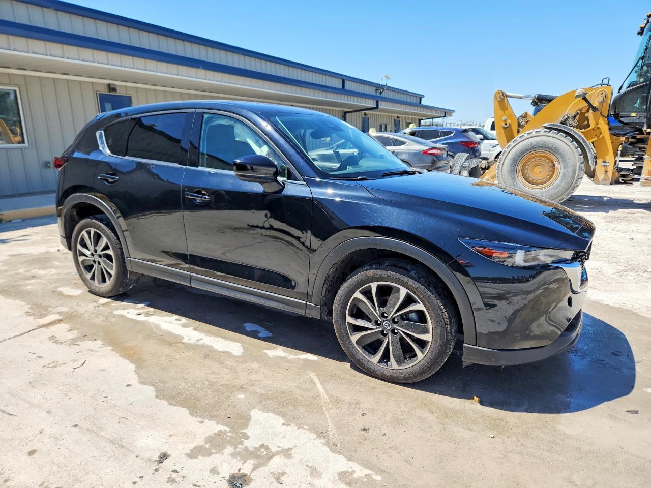 2023 Mazda Cx-5 Premium - Image 4