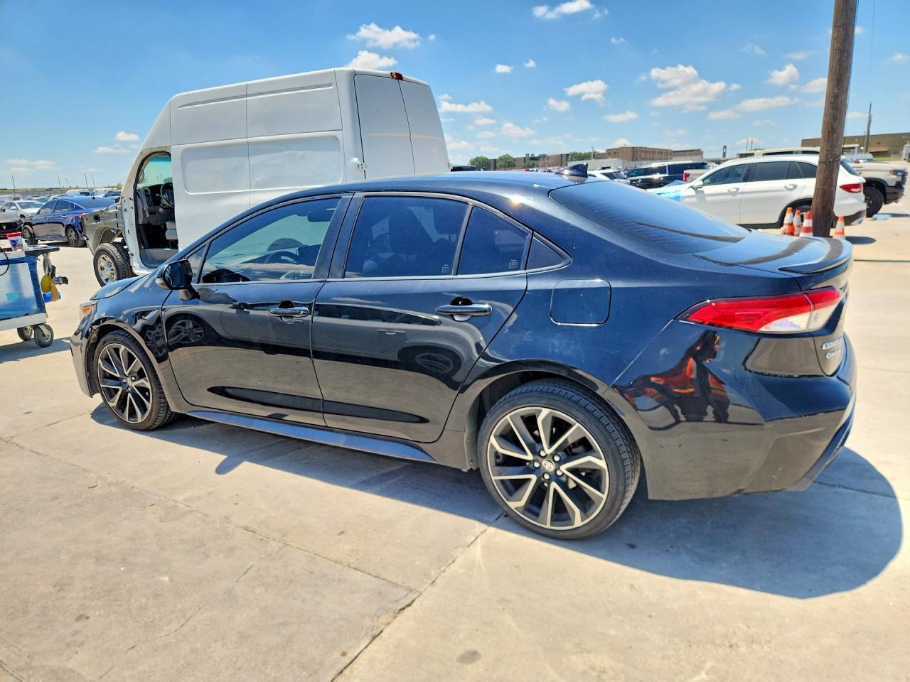 2020 Toyota Corolla Se - Image 2