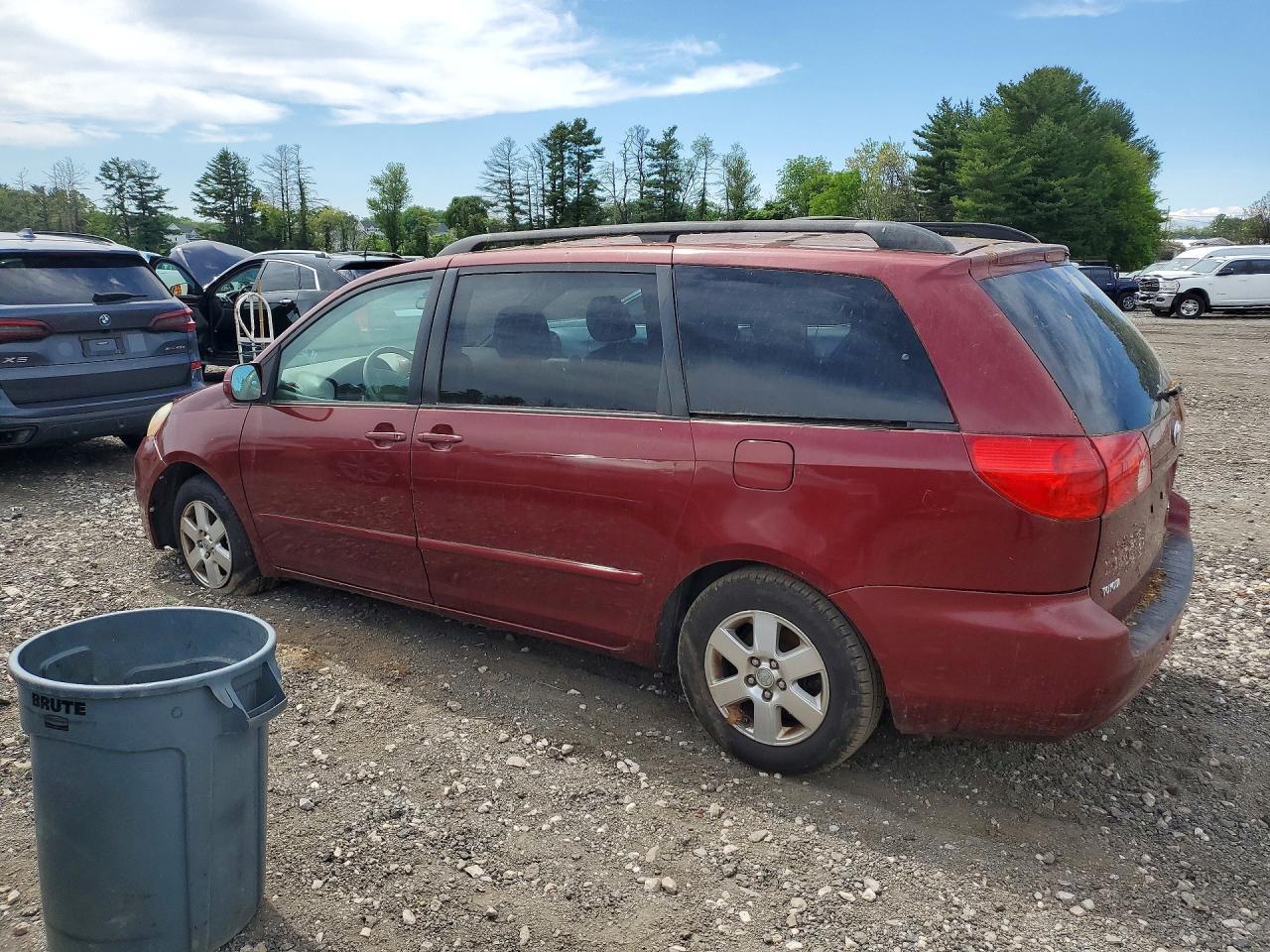 2008 Toyota Sienna - Фото 2
