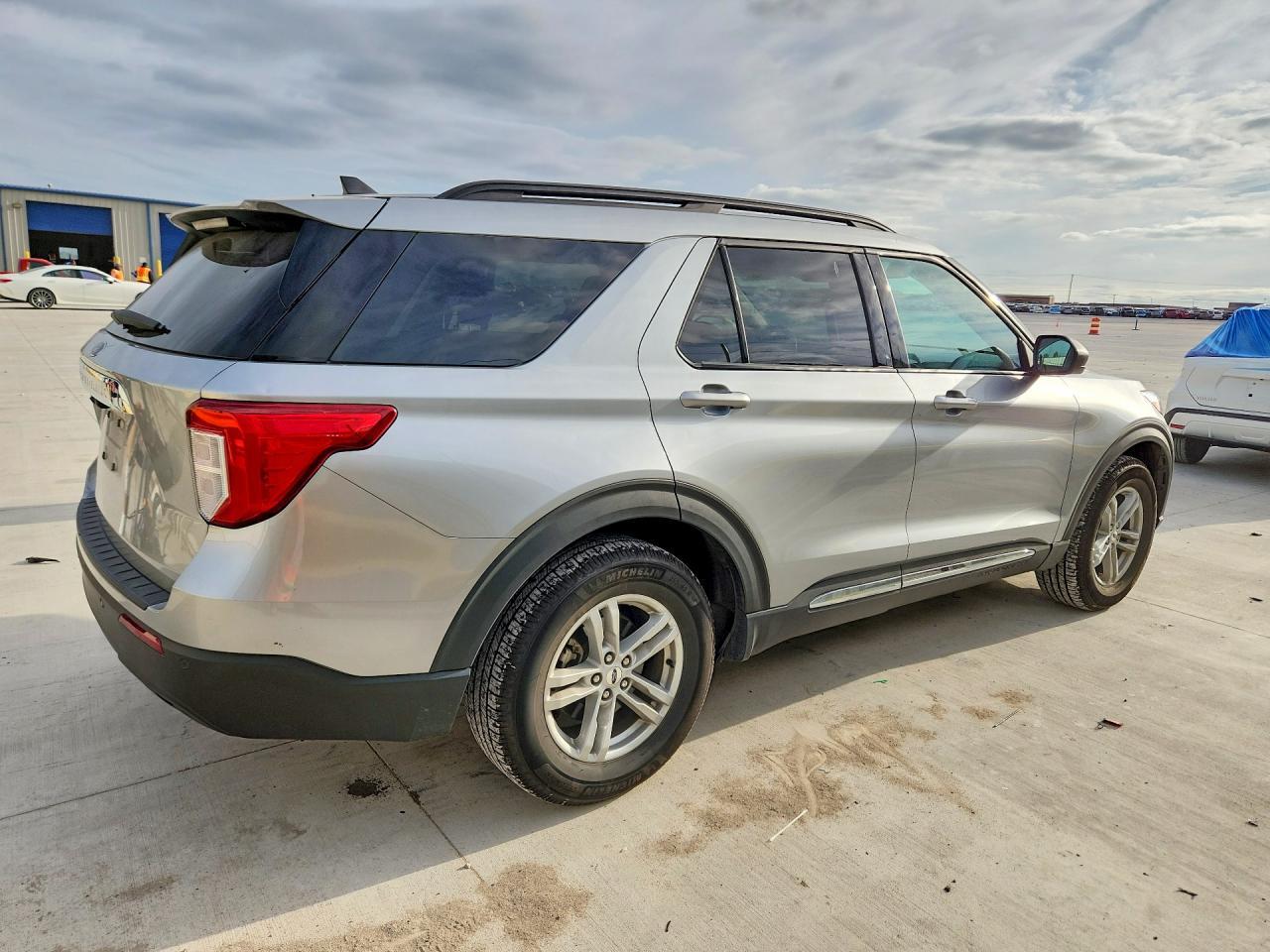 2023 Ford Explorer Xlt - Фото 3