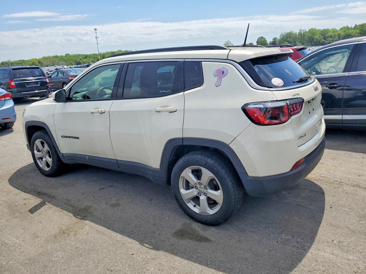 2018 Jeep Compass Latitude - Image 2