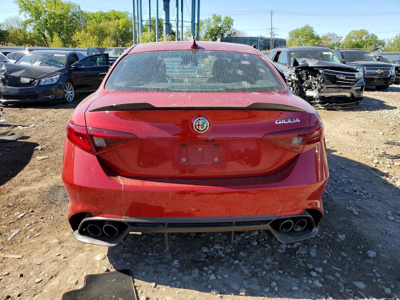 2018 Alfa Romeo Giulia Quadrifoglio - Фото 6