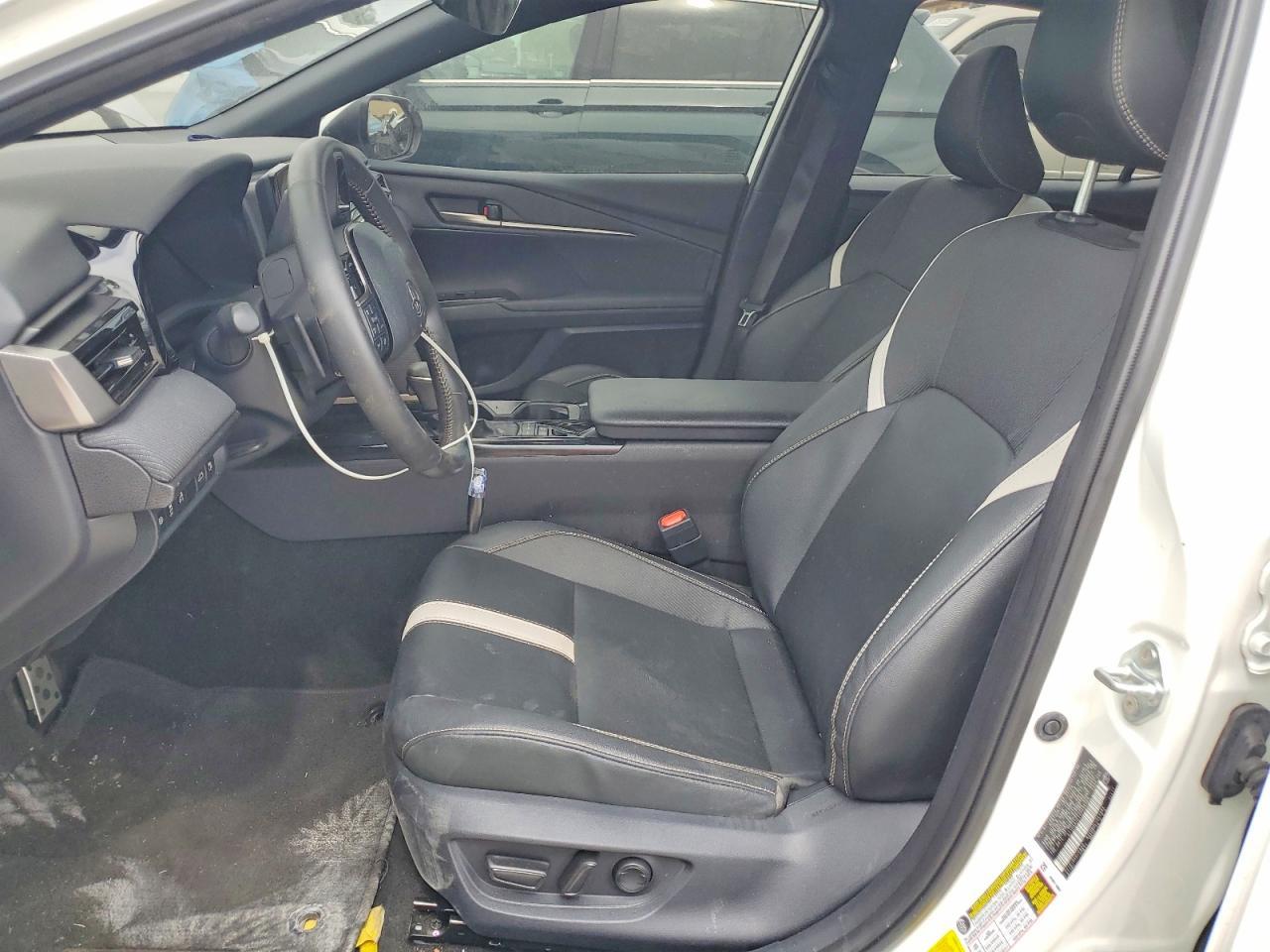 2025 Toyota Camry Se - Image 7