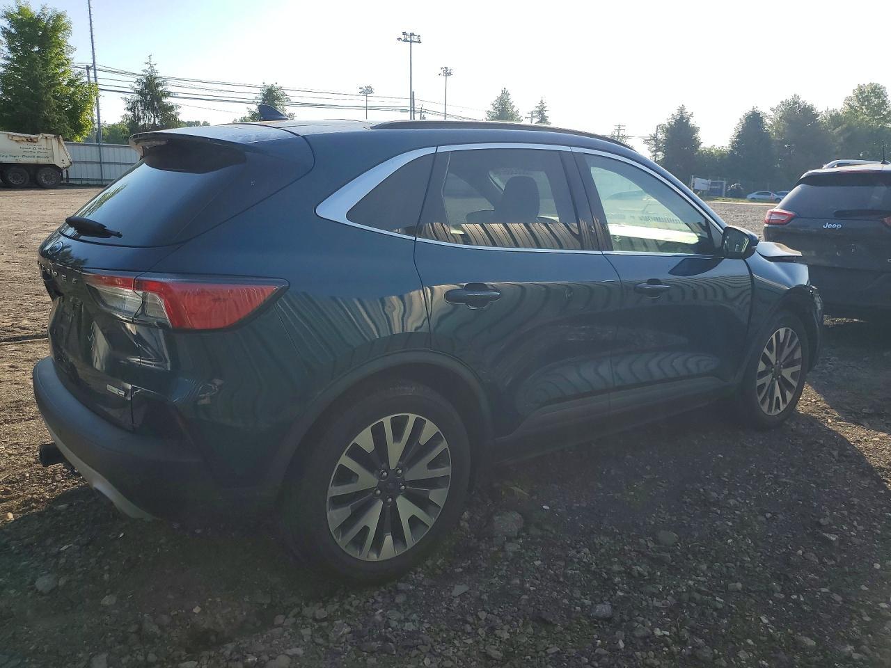 2020 Ford Escape Titanium - Фото 3
