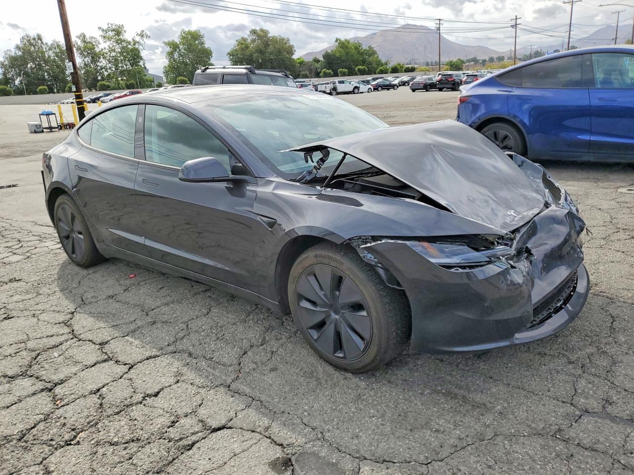 2025 Tesla Model 3 - Image 4