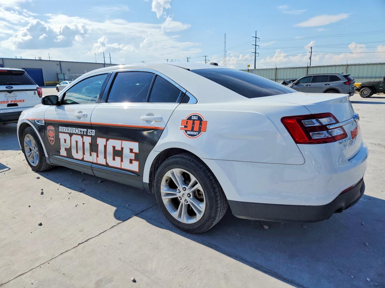 2018 Ford Taurus Se - Image 2