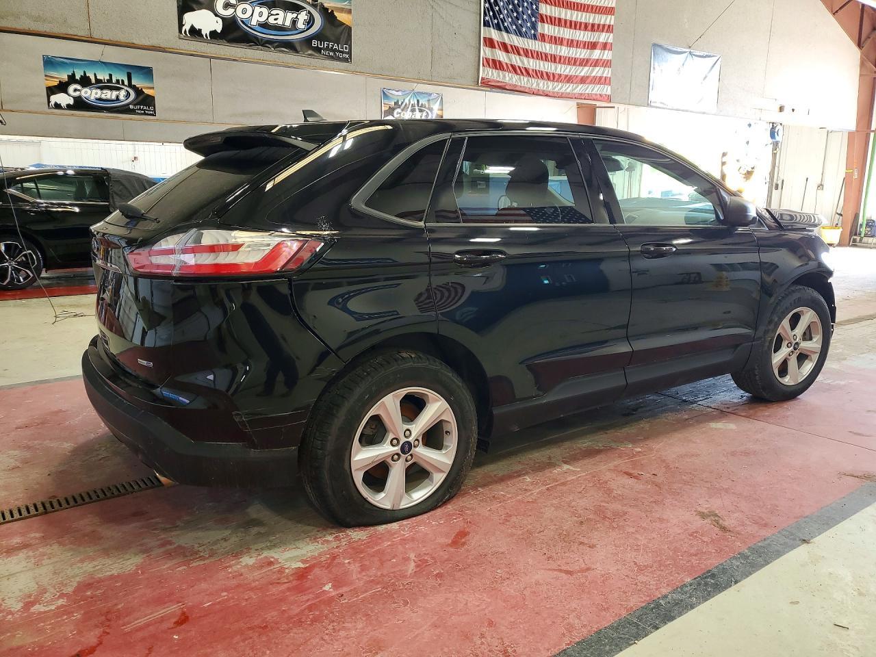 2020 Ford Edge Se - Фото 3
