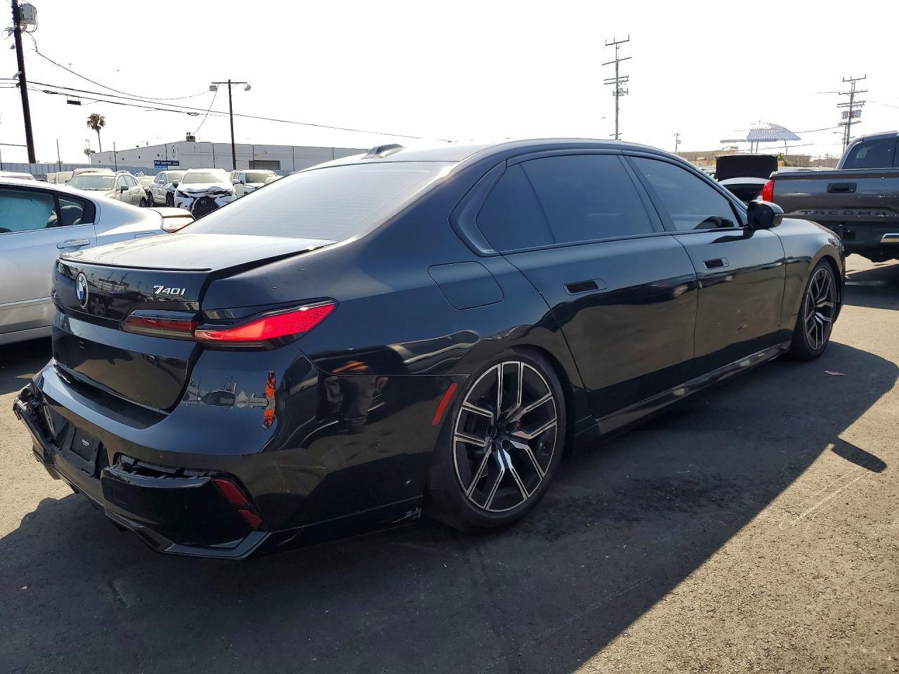 2023 BMW 740 I - Фото 3