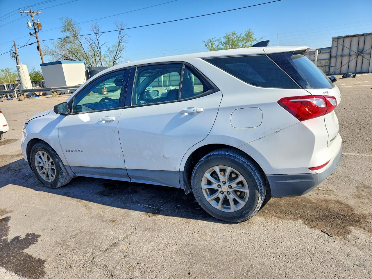 2018 Chevrolet Equinox Ls - Image 2