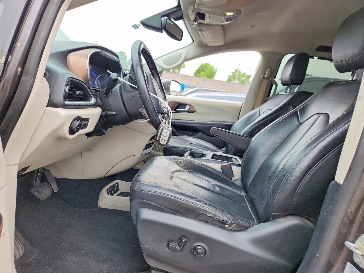 2017 Chrysler Pacifica Touring L Plus - Image 7