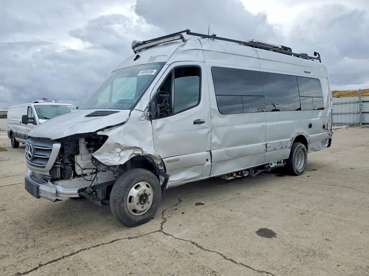 2022 Winnebago Sprinter 3