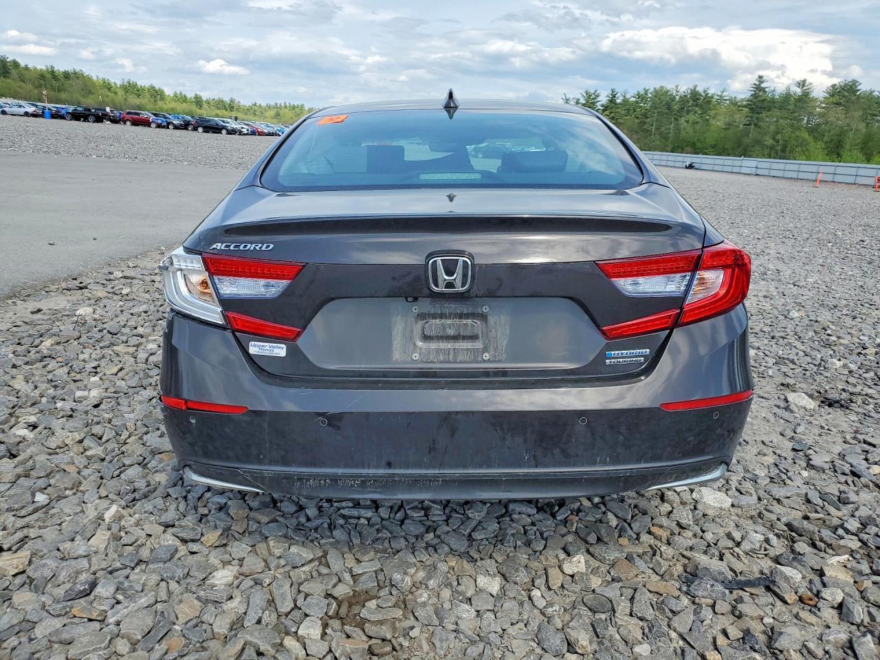 2018 Honda Accord Touring Hybrid - Image 6
