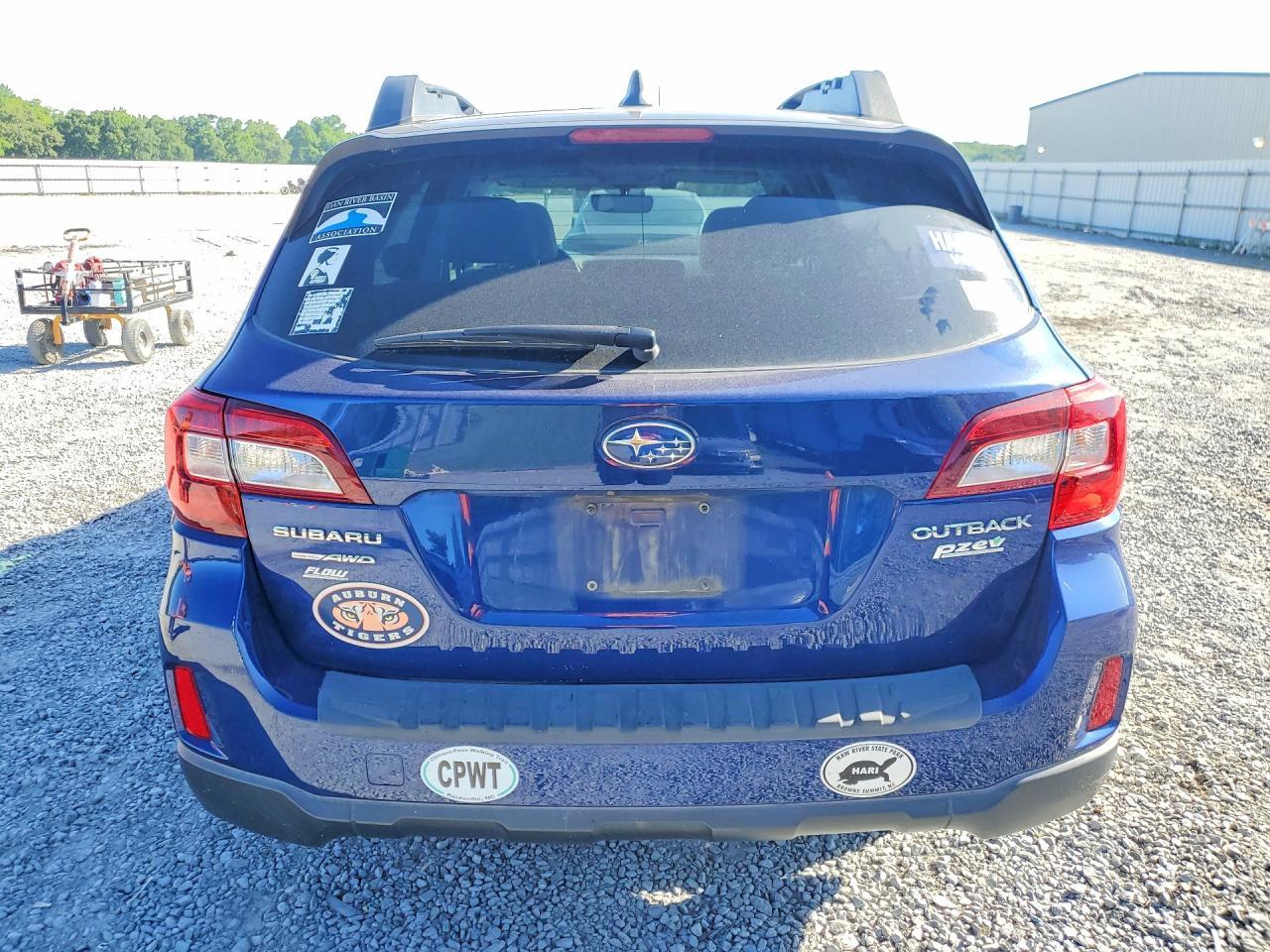 2017 Subaru Outback 2.5I Premium - Image 6