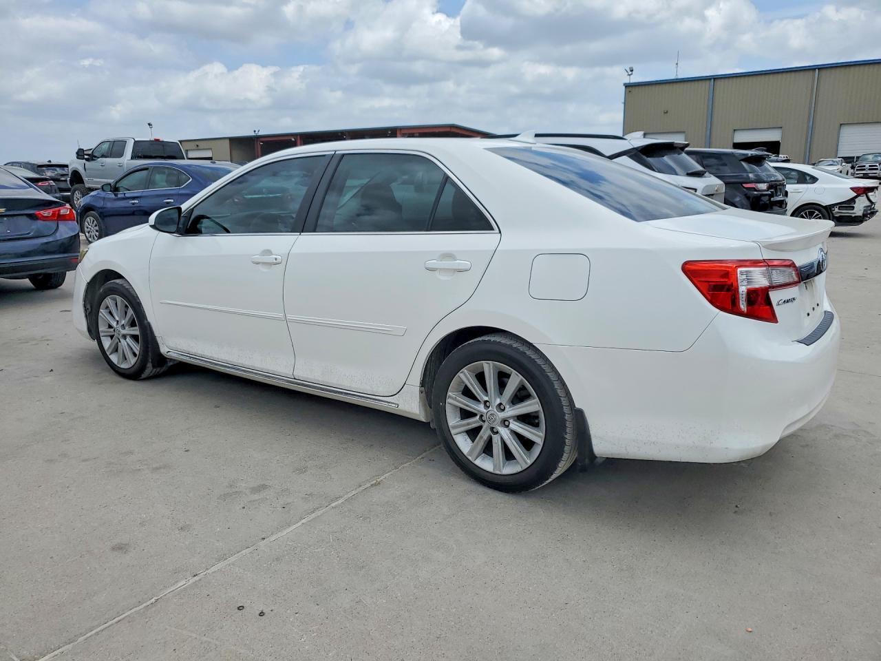2014 Toyota Camry Xle V6 - Фото 2