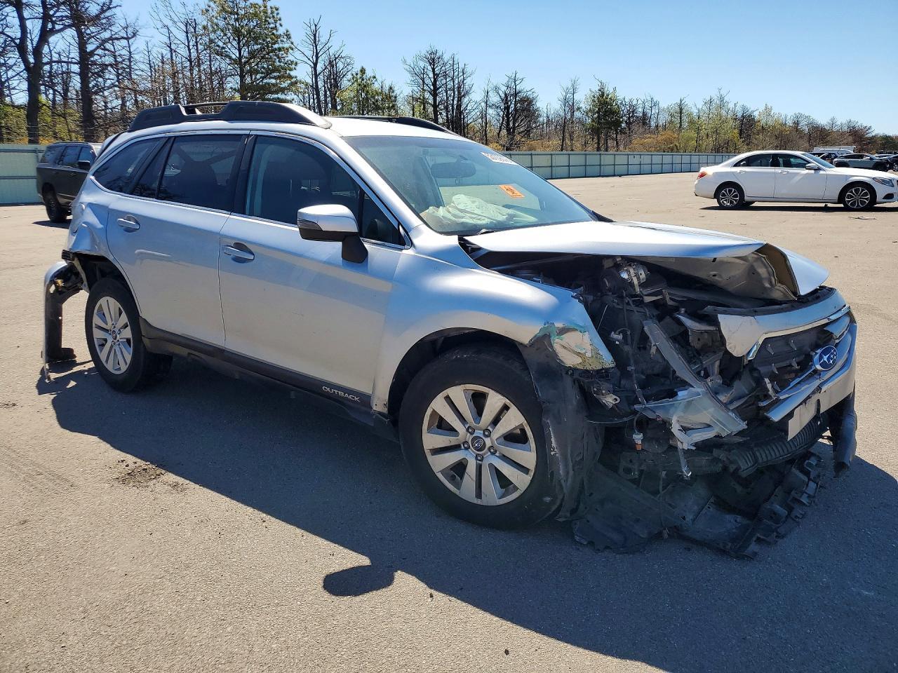 2016 Subaru Outback 2.5I Premium - Image 4