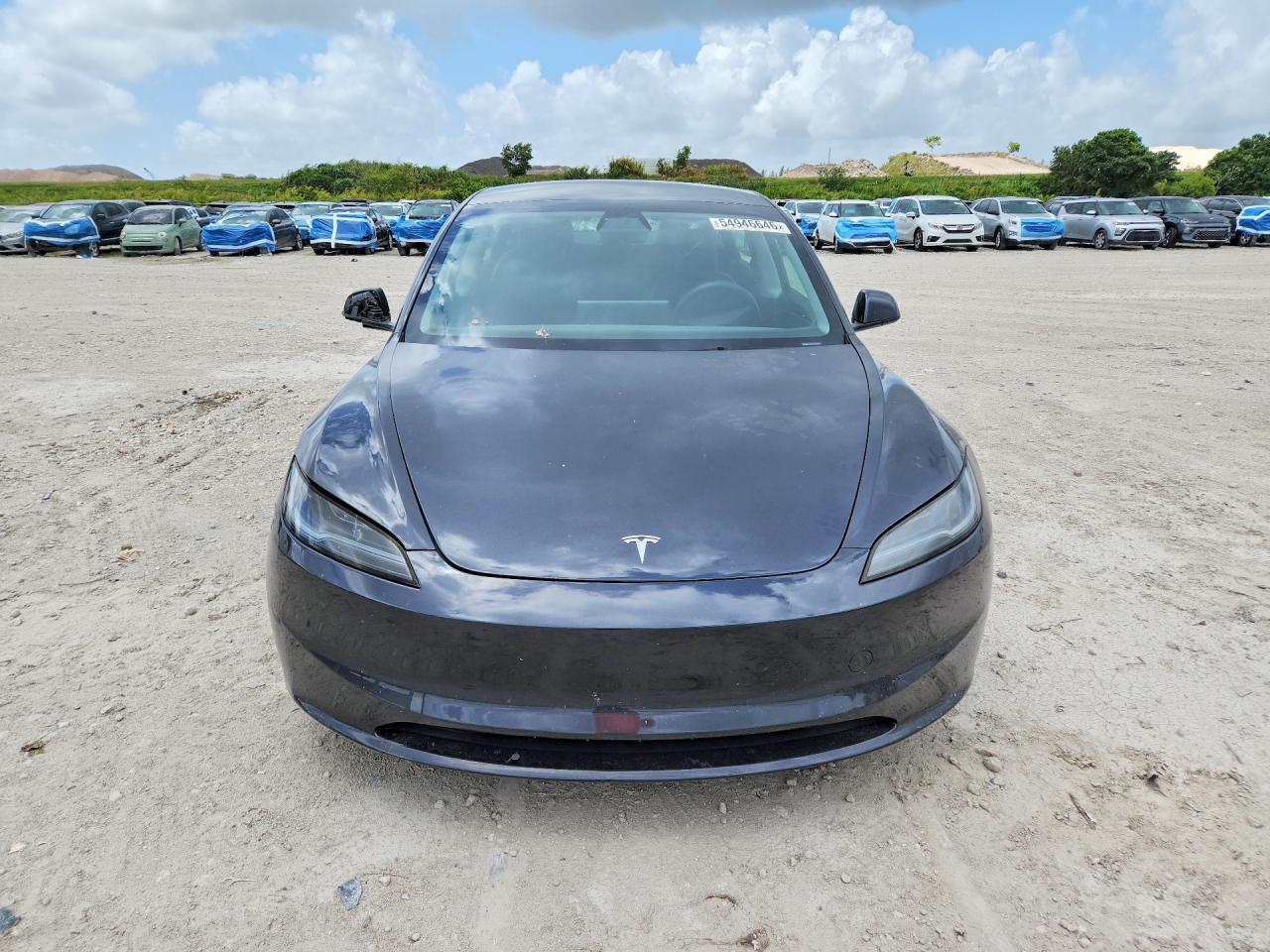 2025 Tesla Model 3 - Фото 5