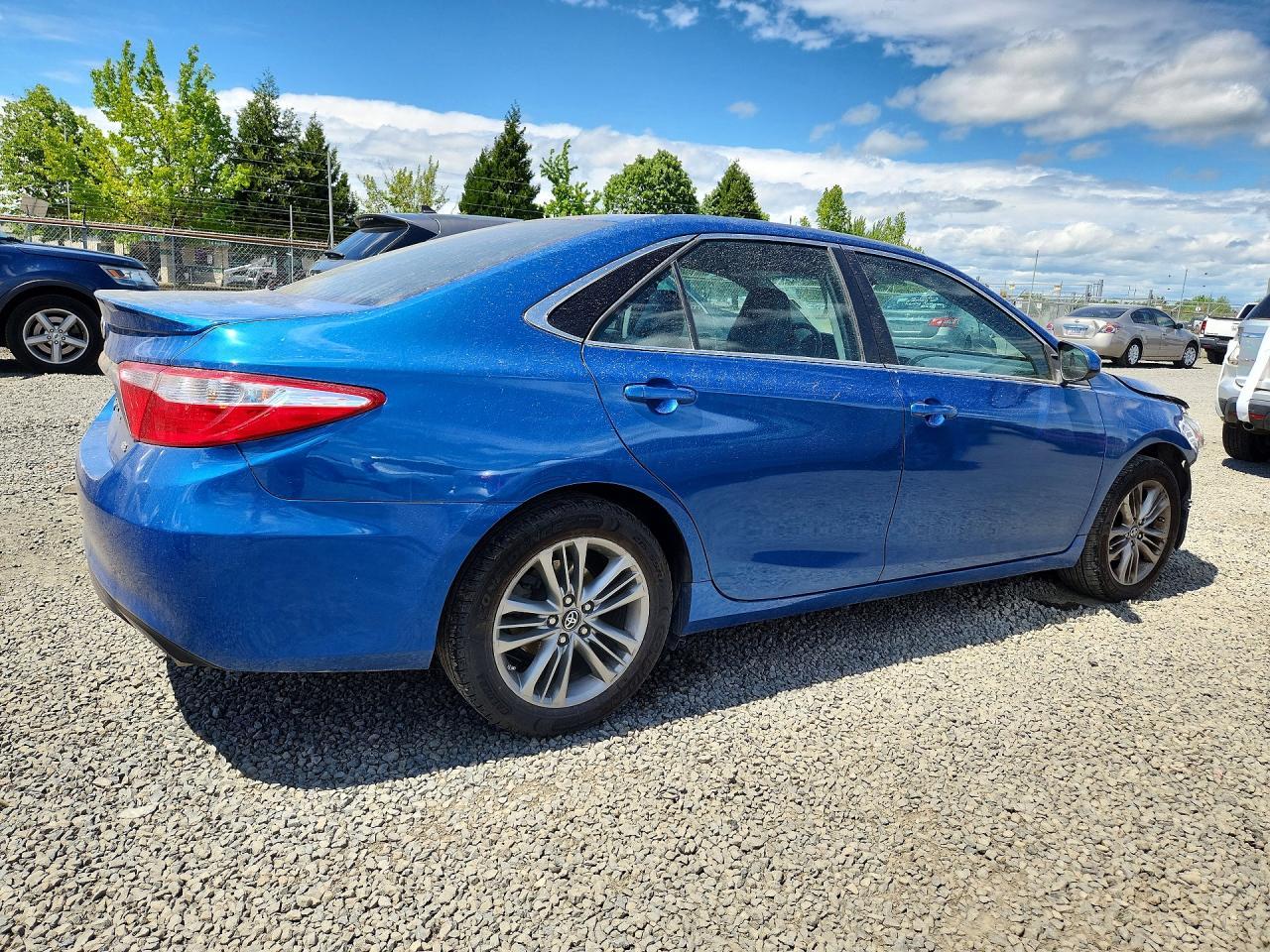 2017 Toyota Camry Se - Фото 3
