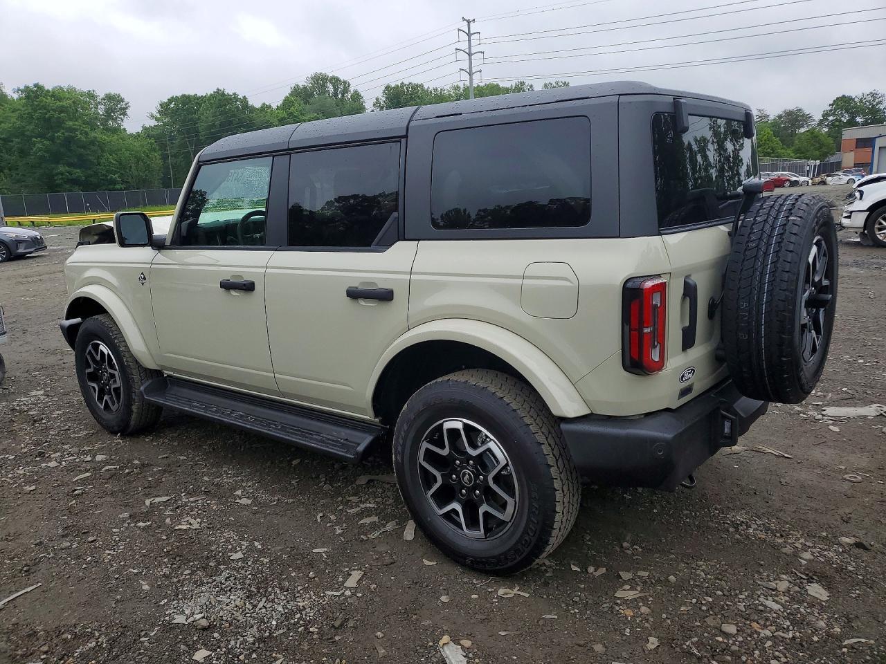 2026 Ford Bronco Outer Banks - Image 2