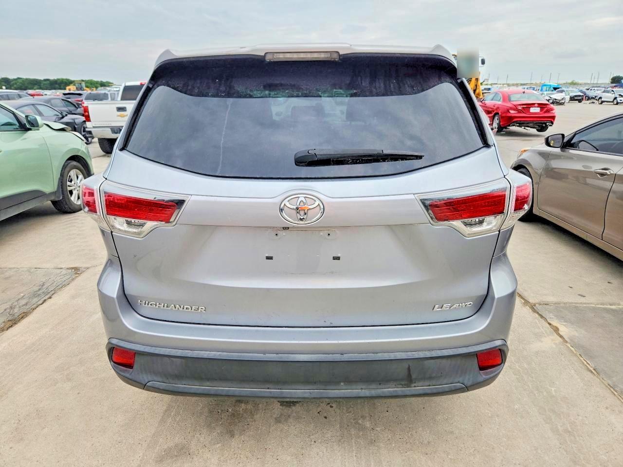 2015 Toyota Highlander Le - Фото 6
