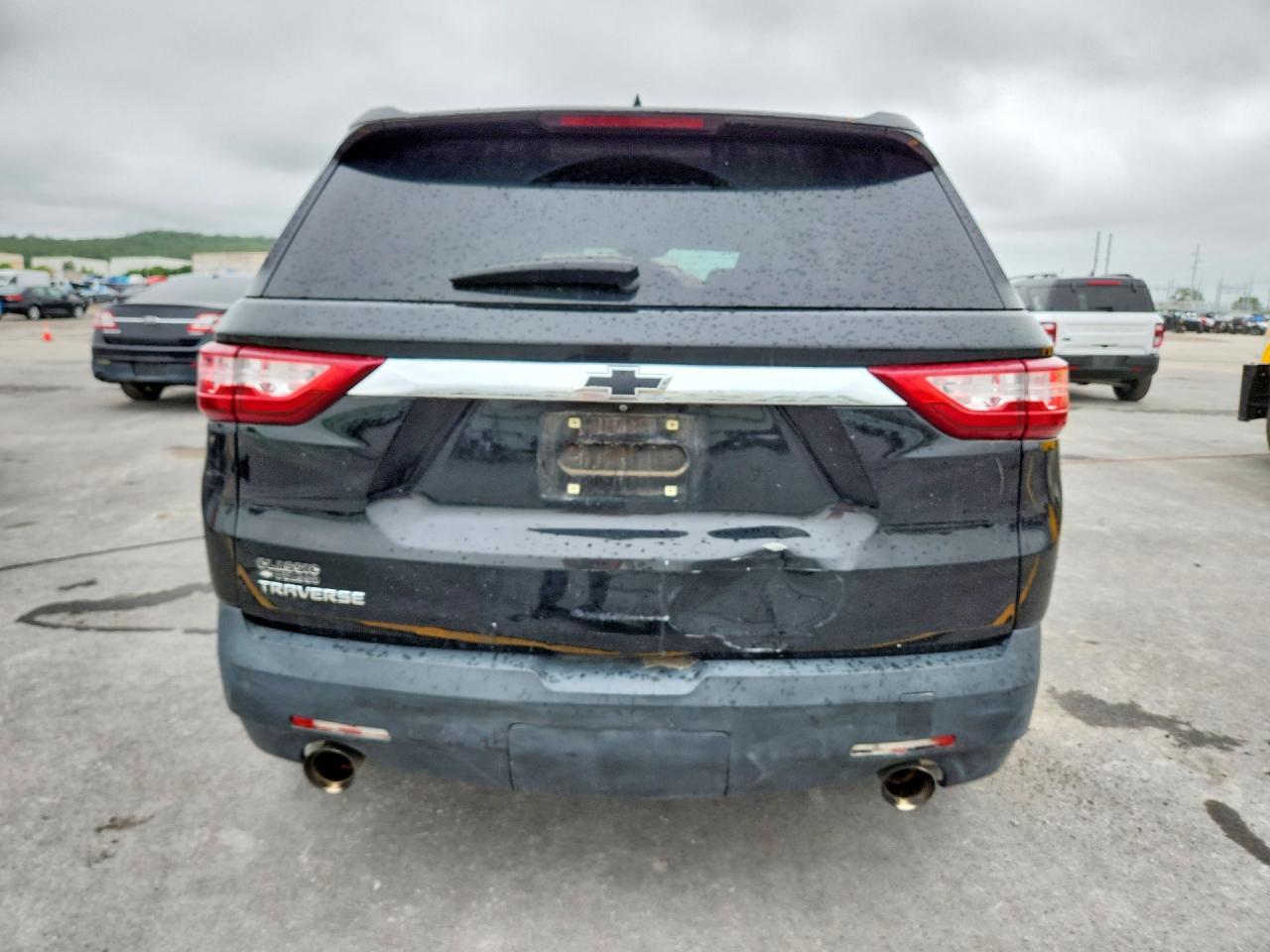 2021 Chevrolet Traverse Ls - Image 6