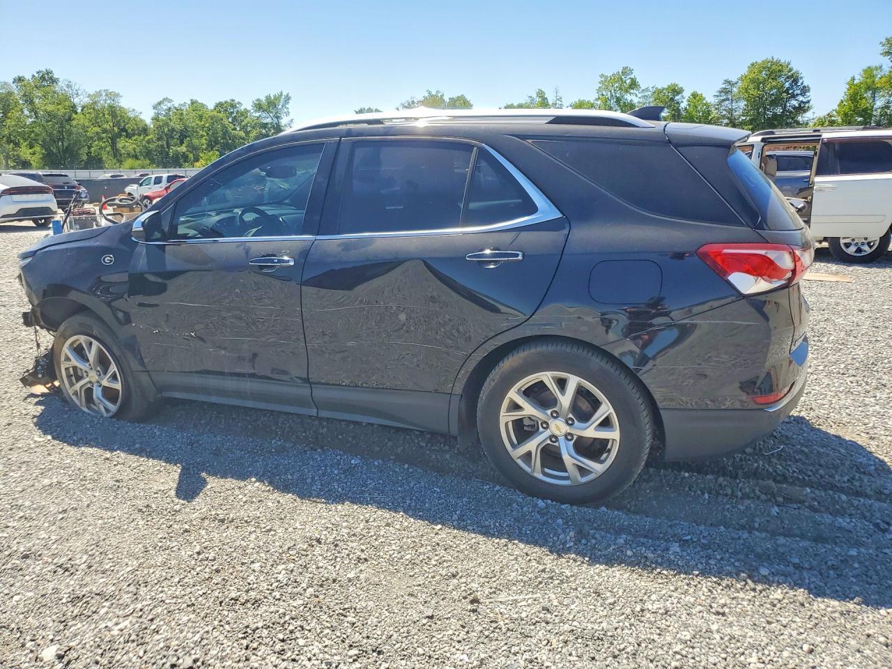 2020 Chevrolet Equinox Premier - Image 2
