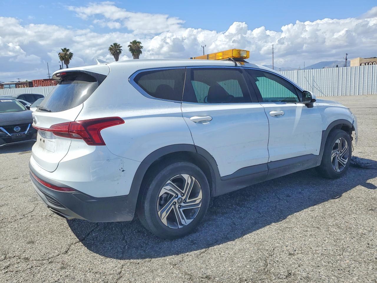 2021 Hyundai Santa Fe Se - Фото 3