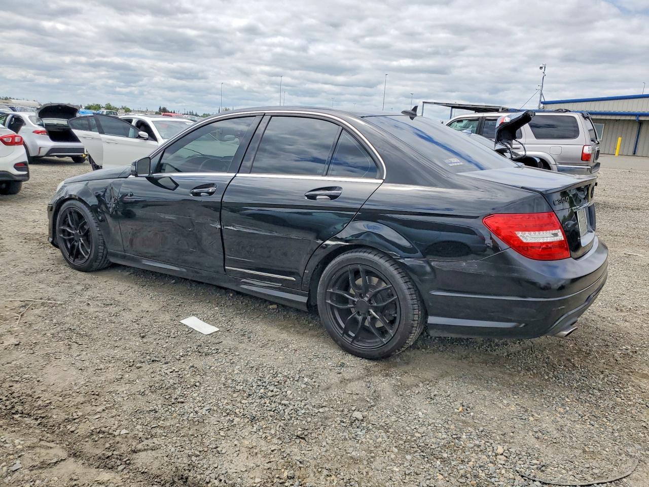 2012 Mercedes-Benz C 300 4Matic - Фото 2