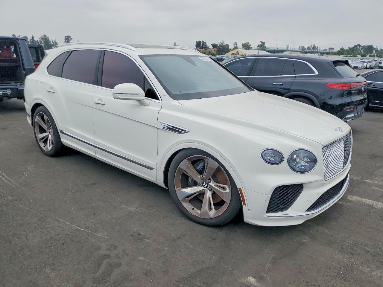 2023 Bentley Bentayga - Фото 4