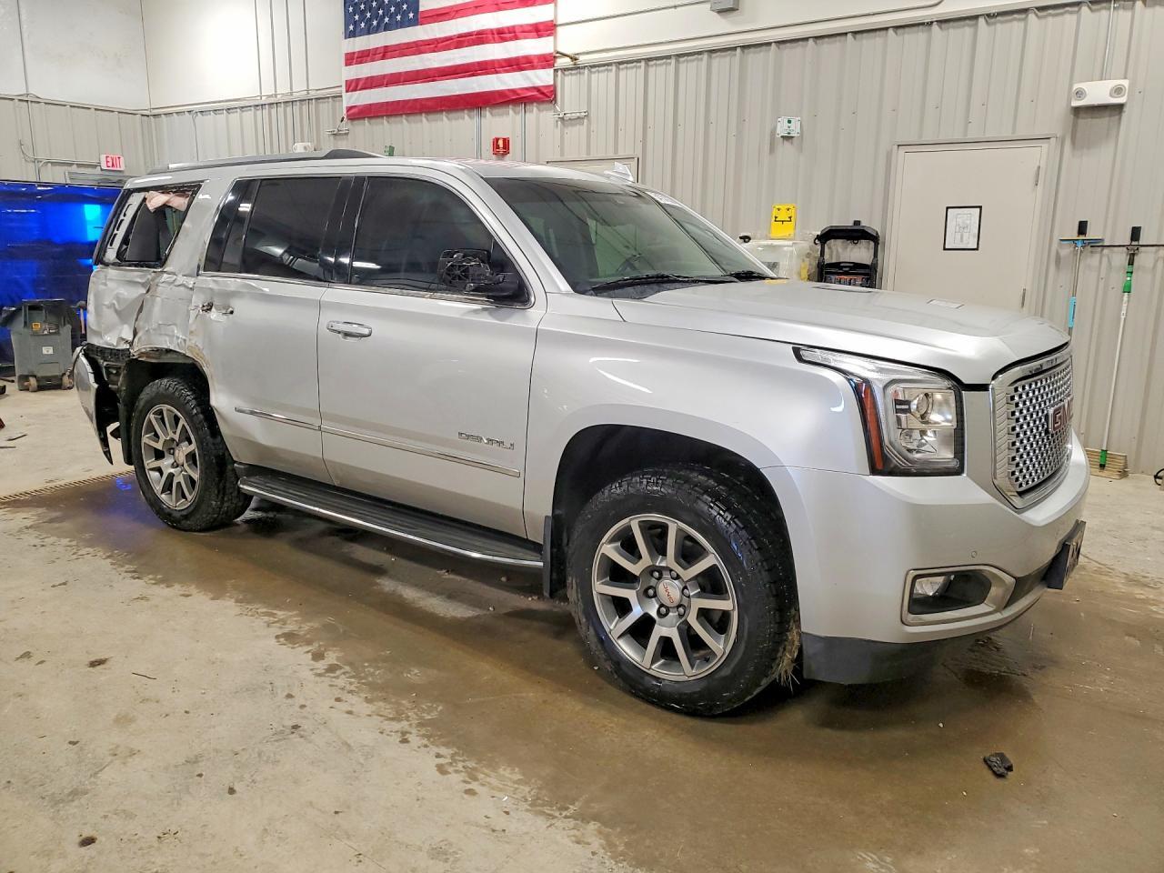 2015 GMC Yukon Denali - Image 4