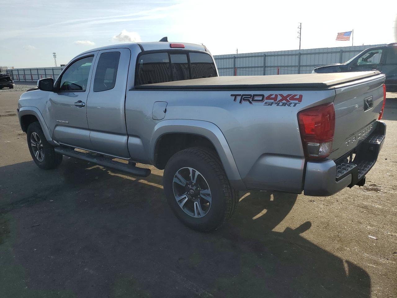 2017 Toyota Tacoma Trd Sport - Фото 2