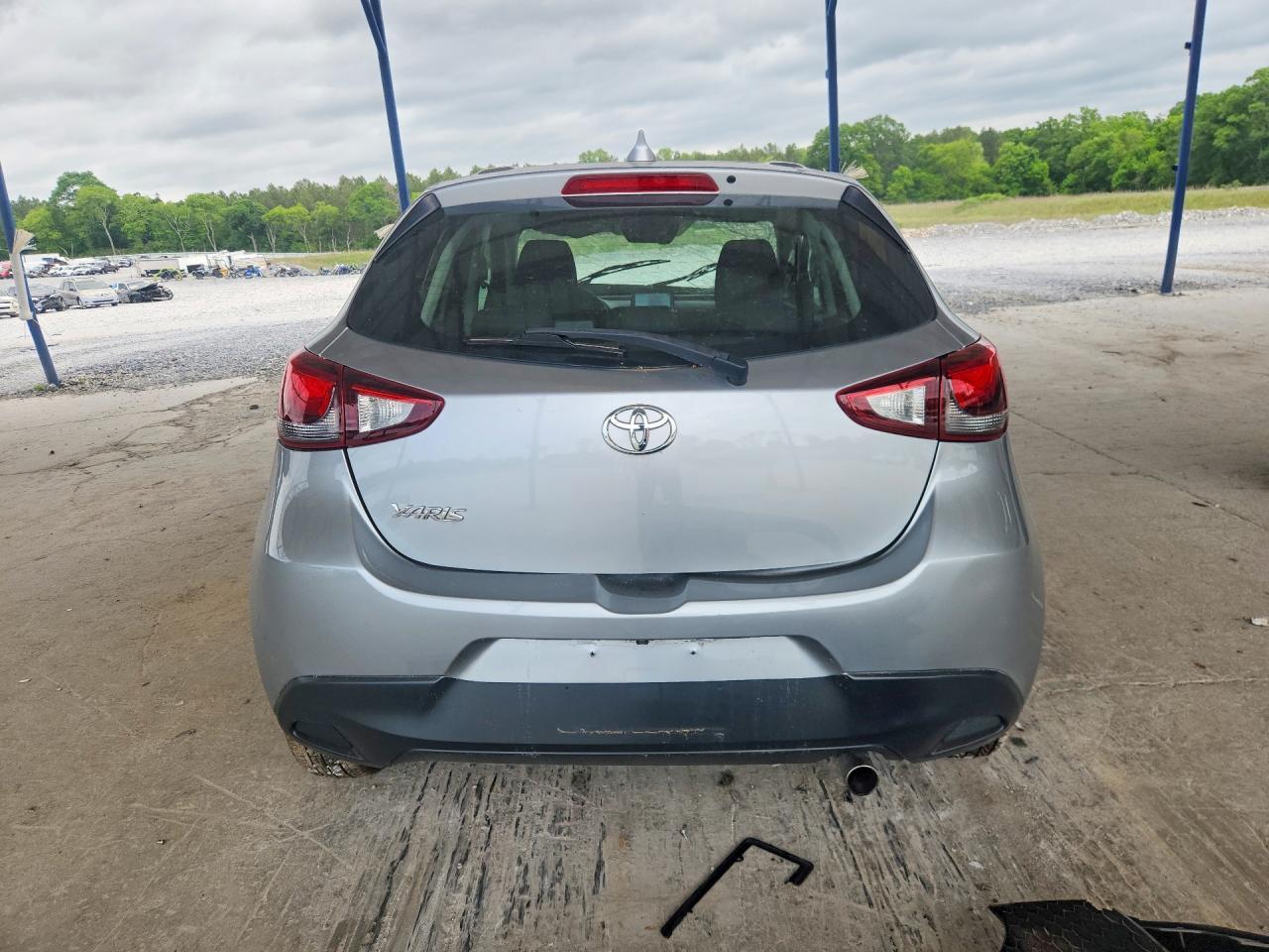 2020 Toyota Yaris Hatchback Le - Фото 6