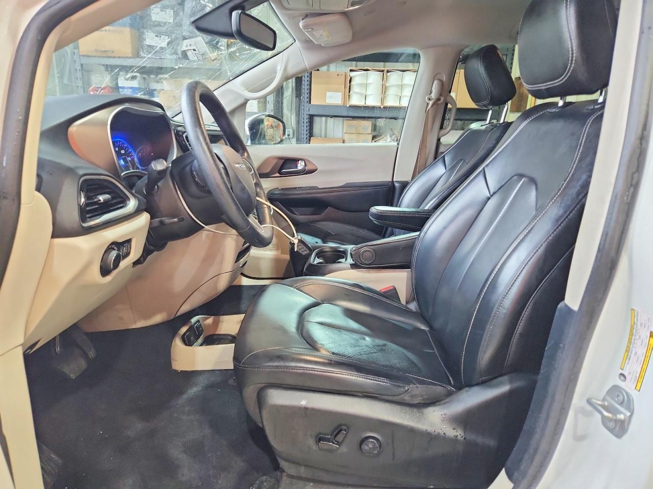 2020 Chrysler Voyager Lxi - Фото 7
