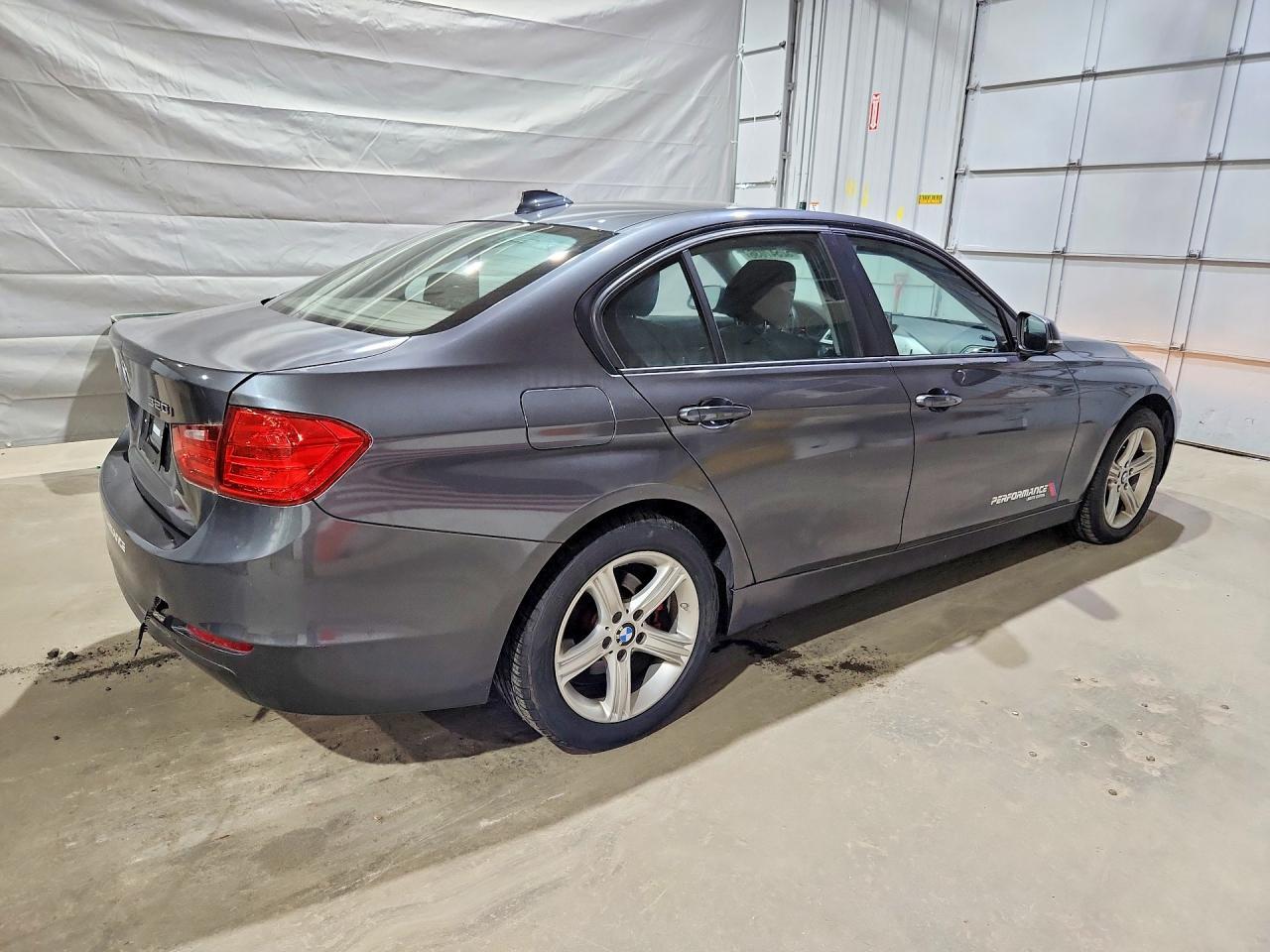 2014 BMW 320 I xDrive - Фото 3